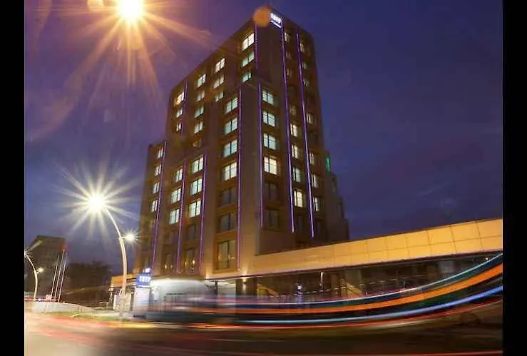 Отель Tryp By Wyndham Istanbul Topkapi