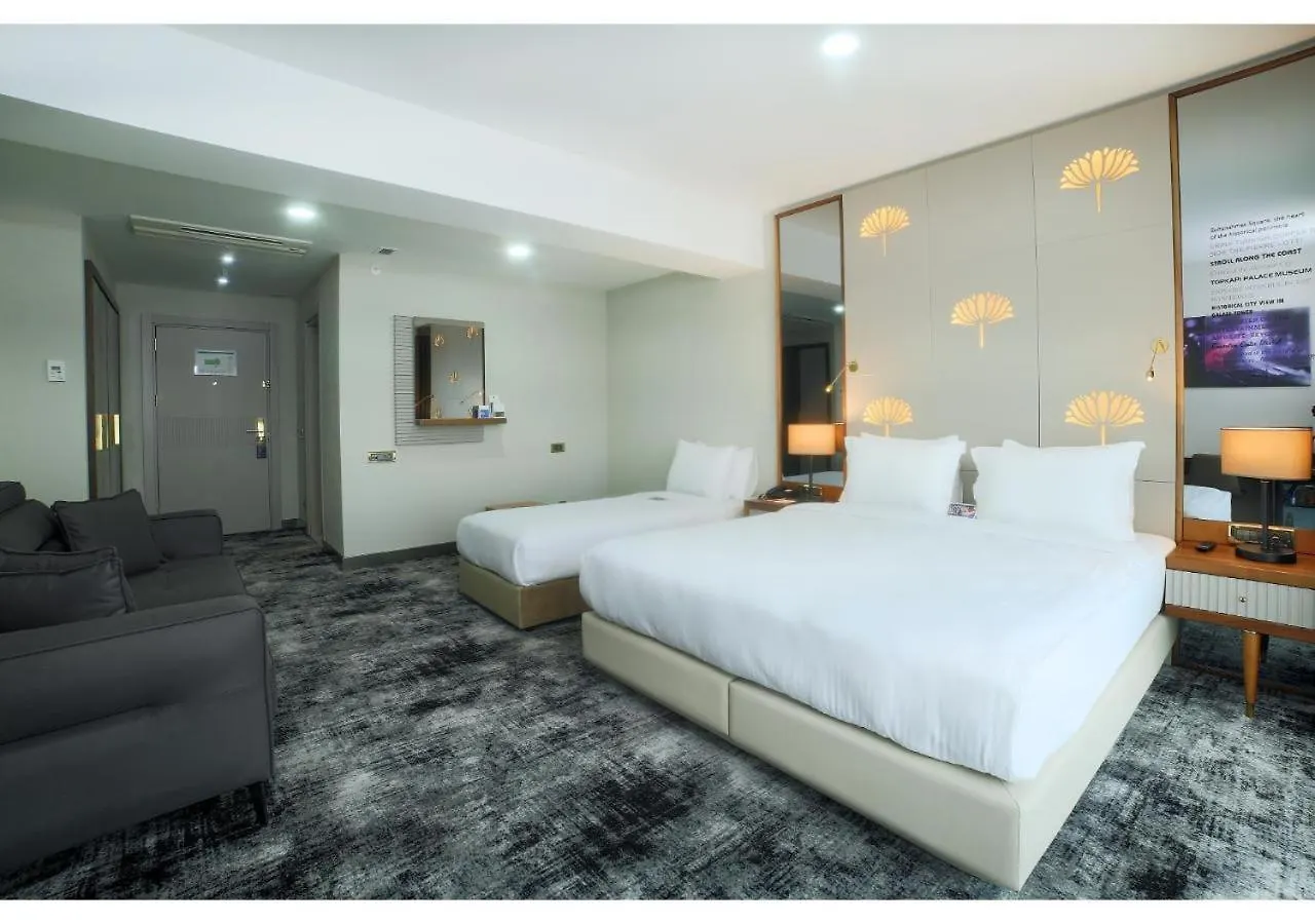 **** Отель Tryp By Wyndham Istanbul Topkapi Турция